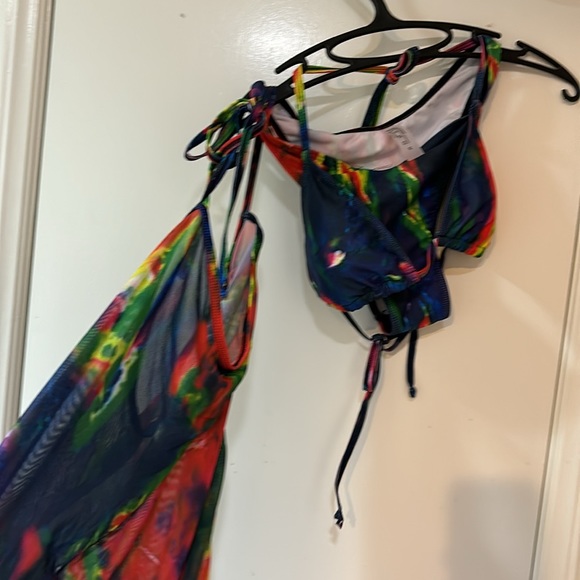 Tie-dyed, bikini and cover-up size medium - Picture 7 of 8